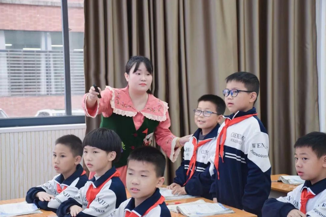 苏仙区小学领导团队最新调整及教育理念概览